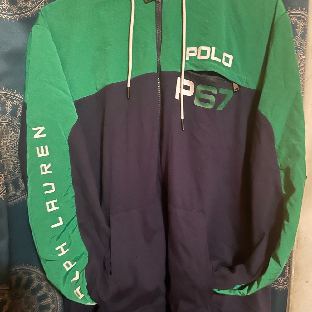 Light weight jacket..perfect for spring and summer.Too big,great condition